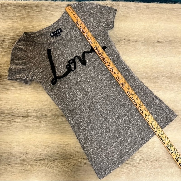 Vintage AMERICAN EAGLE XS Heather Gray Short Sleeve Ribbon “Love” Baby Tee Y2K - Picture 6 of 9